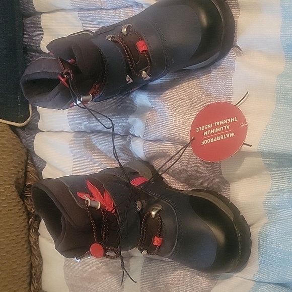 NWT Swiss Tech Boys (Child) Size 8 Black and Red Boots. Never Worn! - Picture 8 of 8